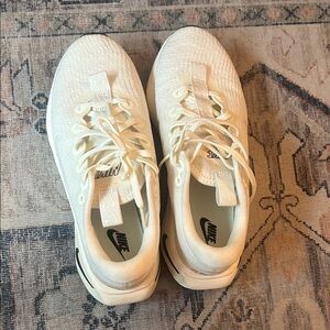 Nike Motiva Women’s Sneakers